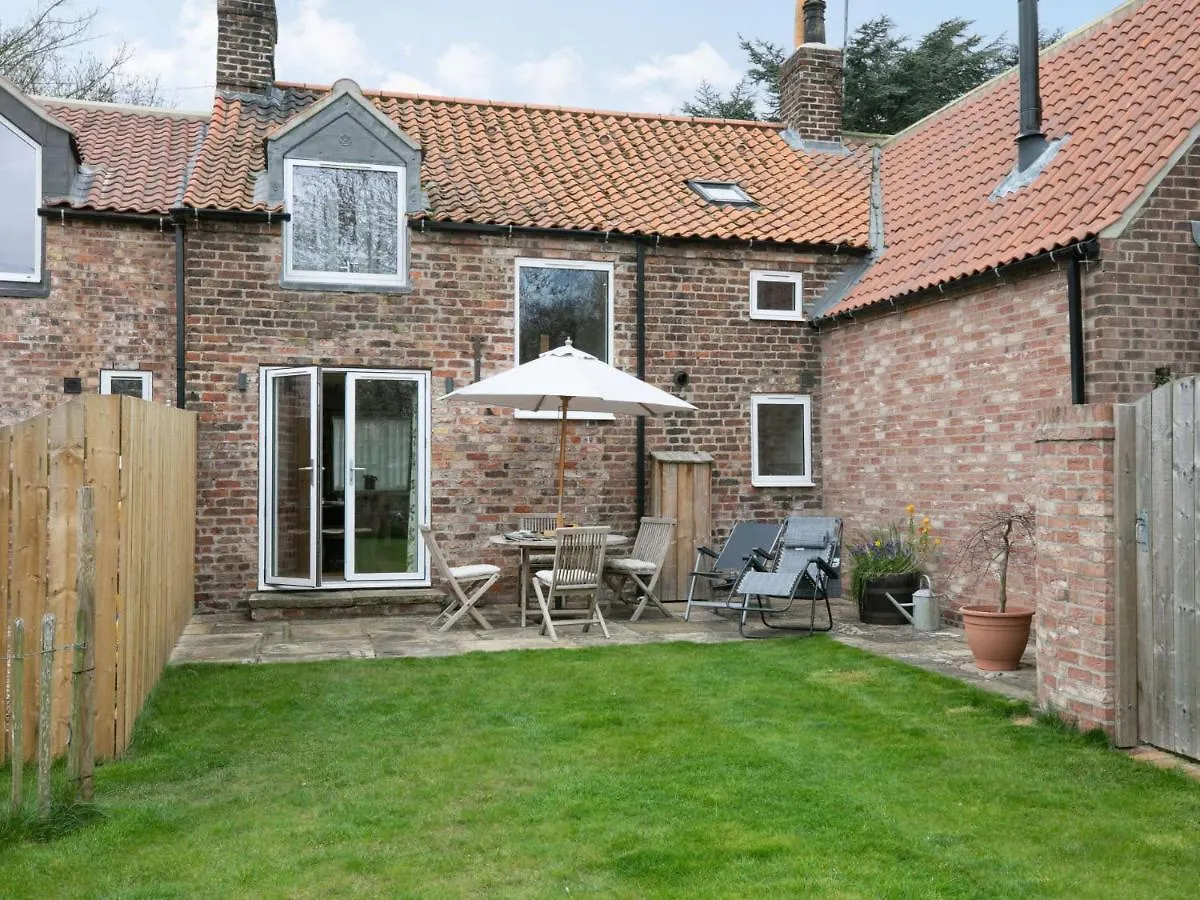 2 Bed In Beverley 75584 Lund 0*,  イギリス